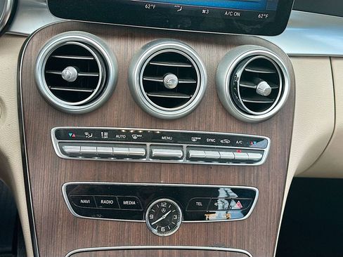 Used 2021 Mercedes-Benz C 300 4MATIC Sedan image 16