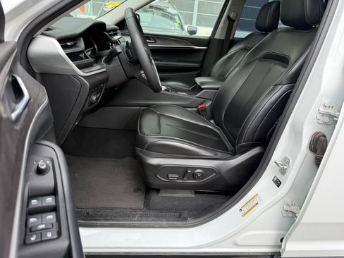 Used 2024 Jeep Grand Cherokee Limited 4xe AWD/4WD image 8
