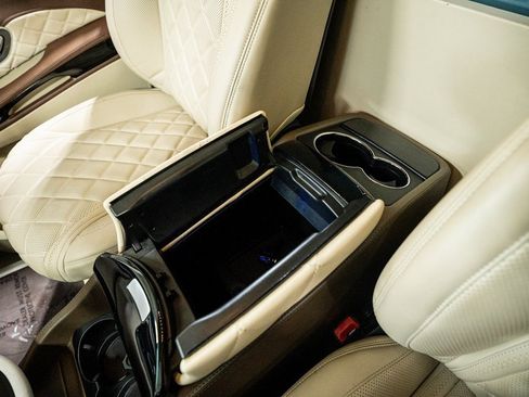 Used 2020 Mercedes-Benz Metris Passenger image 43