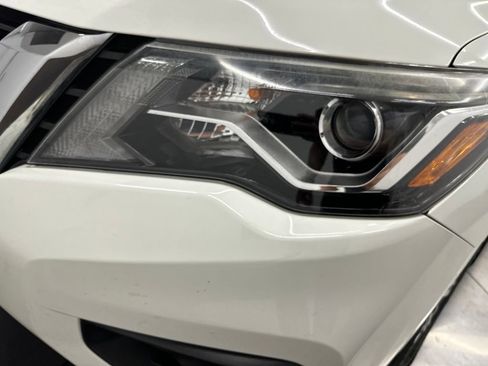 Used 2017 Nissan Pathfinder S FWD image 10
