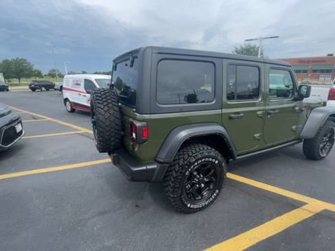 Used 2023 Jeep Wrangler Unlimited w/ Cold Weather Group AWD/4WD image 2