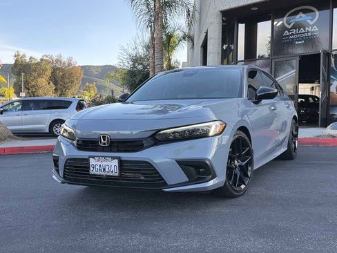 Used 2023 Honda Civic Sport image 2