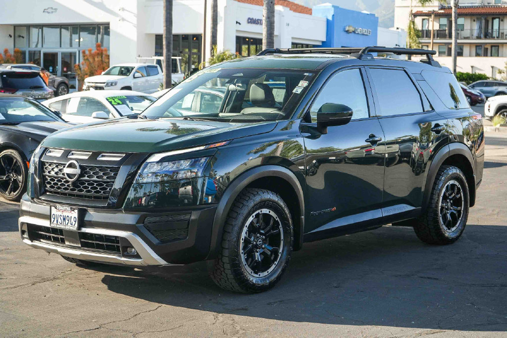 Used 2025 Nissan Pathfinder Rock Creek AWD/4WD image 3