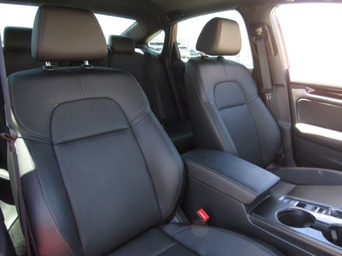 Certified 2025 Honda Civic Sport Touring image 11