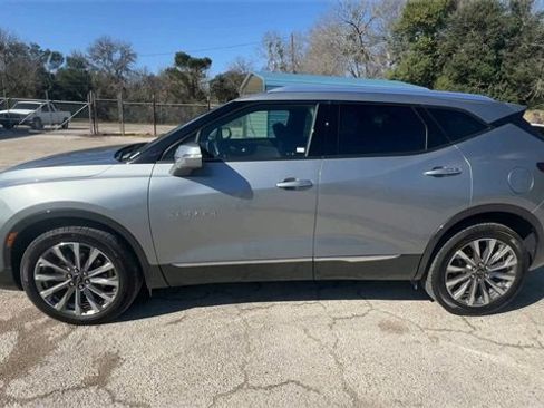 Certified 2025 Chevrolet Blazer Premier w/ Driver Confidence II Package image 5