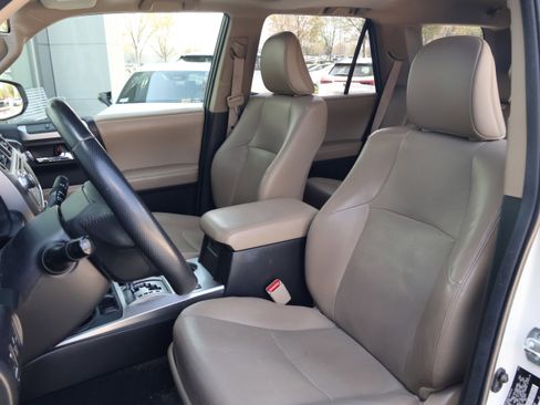 Used 2014 Toyota 4Runner Limited image 33