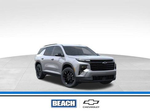 New 2026 Chevrolet Traverse LT image 1