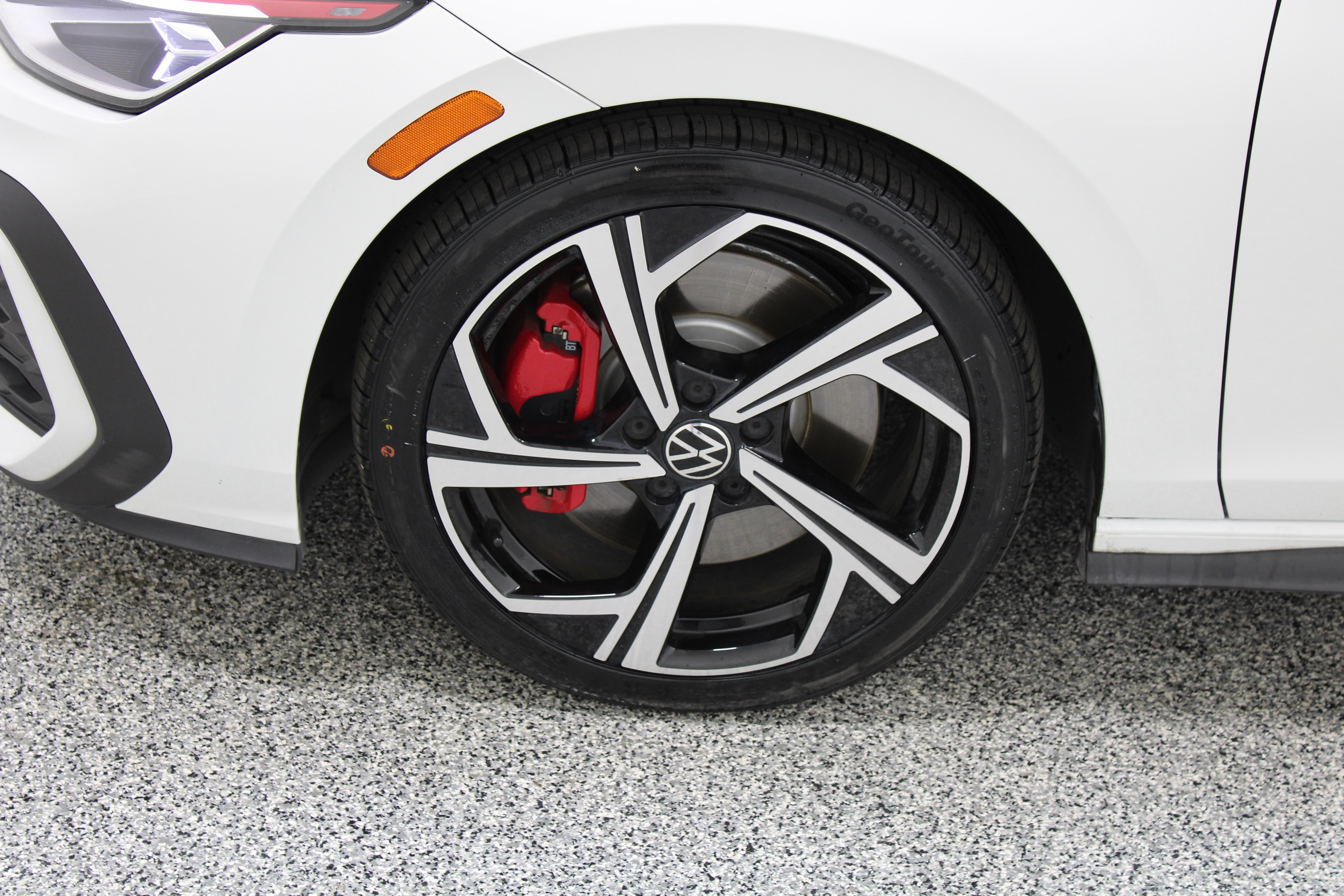 Used 2025 Volkswagen GTI SE FWD image 11