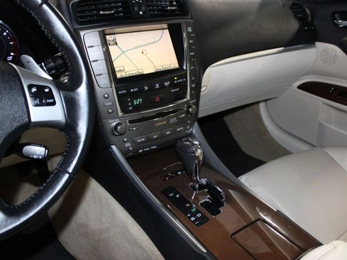Used 2011 Lexus IS 350C RWD image 21
