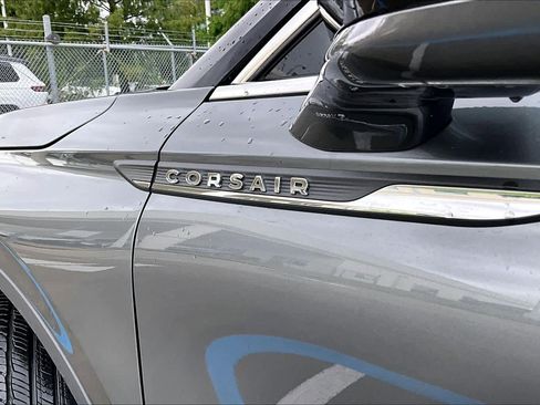 Used 2025 Lincoln Corsair FWD image 9