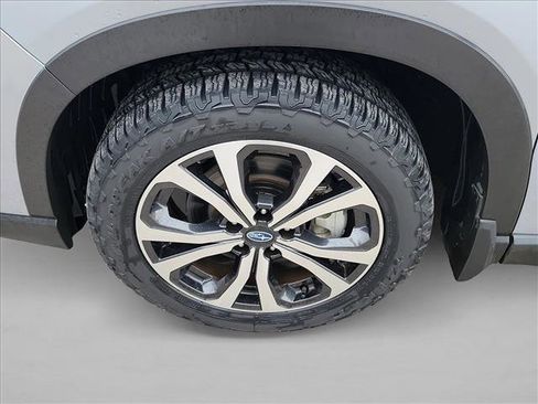 Used 2021 Subaru Forester Limited image 9