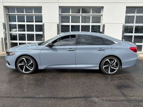 Used 2022 Honda Accord Sport image 3