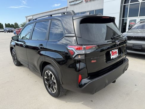 Used 2025 Subaru Forester Premium AWD/4WD image 35