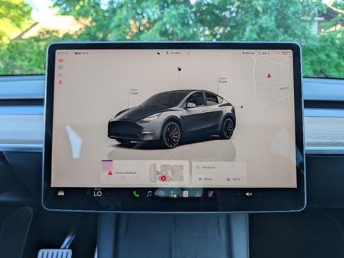 Used 2023 Tesla Model Y Performance AWD/4WD image 24