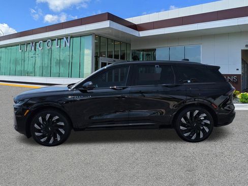 Certified 2024 Lincoln Nautilus Reserve w/ Equipment Group 202A AWD/4WD image 8
