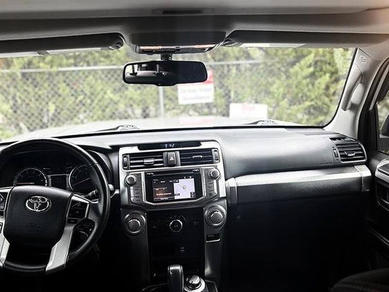 Used 2018 Toyota 4Runner SR5 Premium AWD/4WD image 19