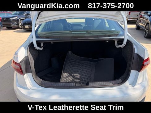 Used 2023 Volkswagen Jetta SE image 26