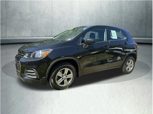 Used 2020 Chevrolet Trax LS AWD/4WD image 1