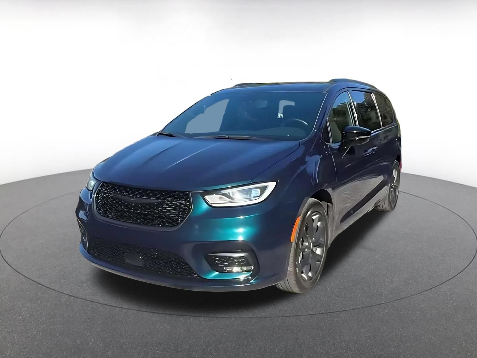 Used 2025 Chrysler Pacifica Limited FWD image 6