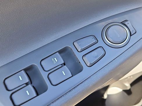 Used 2012 Hyundai Sonata GLS image 17