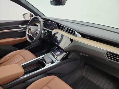 Used 2024 Audi Q8 e-tron Premium Plus AWD/4WD image 30