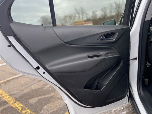 Used 2022 Chevrolet Equinox LT image 33