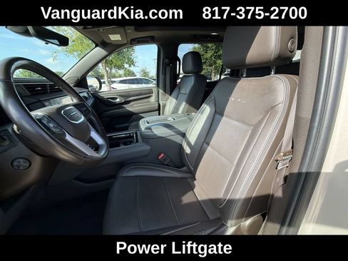 Used 2022 GMC Yukon XL Denali w/ Denali Premium Package AWD/4WD image 15