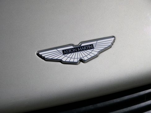 Used 2014 Aston Martin Vanquish Volante RWD image 19