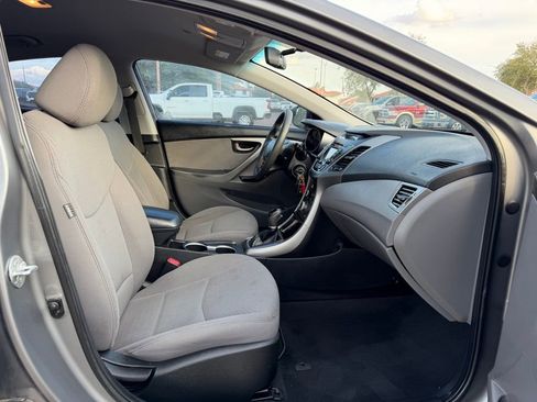 Used 2014 Hyundai Elantra SE w/ Option Group 02 image 18