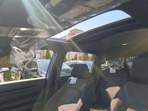Used 2025 Honda CR-V Sport image 8