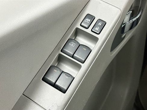 Used 2020 Nissan Frontier SV image 18