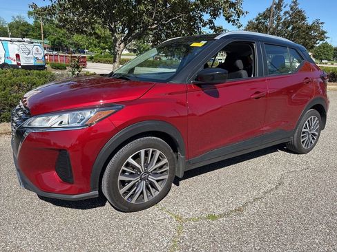 Used 2024 Nissan Kicks SV FWD image 6
