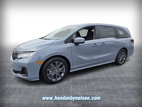 New 2026 Honda Odyssey Touring image 3