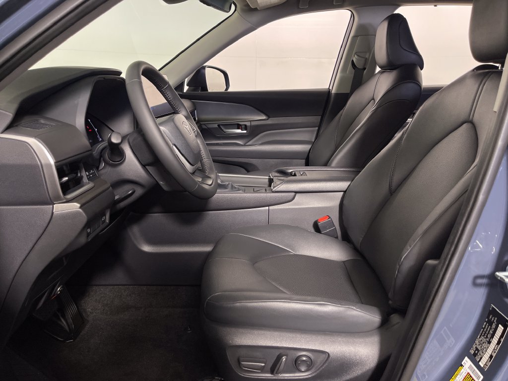 Certified 2026 Toyota Grand Highlander AWD Hybrid image 12