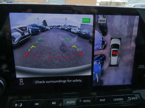 Used 2023 Nissan Pathfinder Platinum image 12