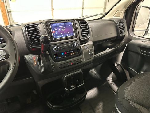 Used 2025 RAM ProMaster 2500 w/ Convenience Group FWD image 25