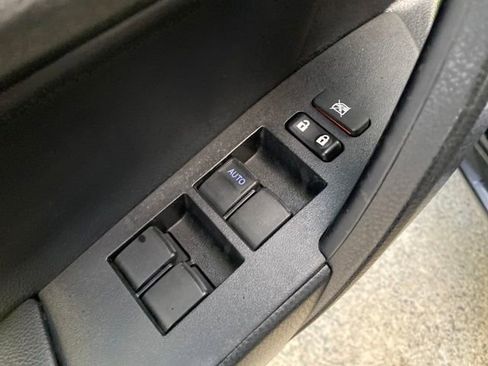 Used 2018 Toyota Corolla SE image 17