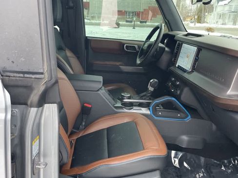 Used 2023 Ford Bronco Outer Banks image 8