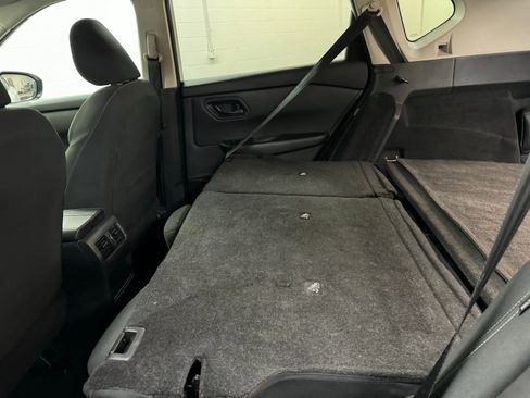 Used 2024 Nissan Rogue S image 26