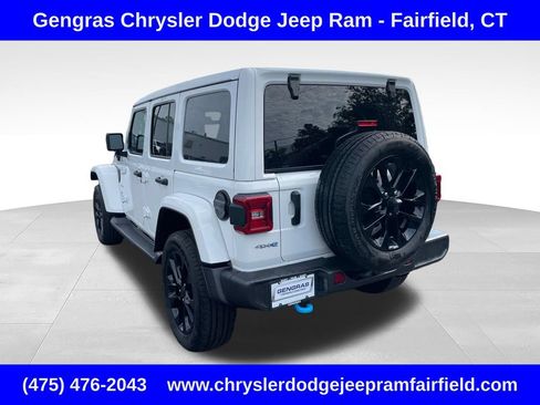 Used 2024 Jeep Wrangler Unlimited Sahara AWD/4WD image 5