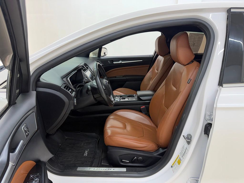 Used 2020 Ford Fusion Energi Titanium FWD image 16