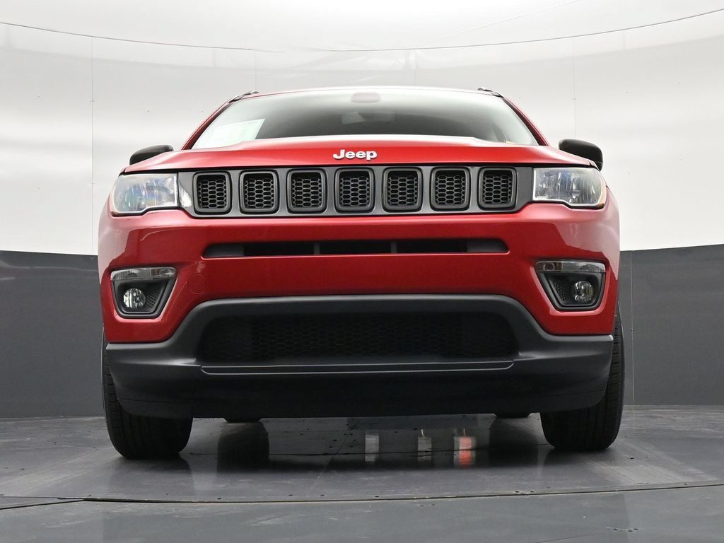Used 2021 Jeep Compass Latitude FWD image 24