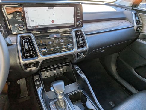 Used 2022 Kia Sorento S image 22