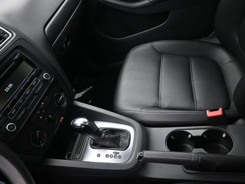 Used 2014 Volkswagen Jetta SE FWD image 12