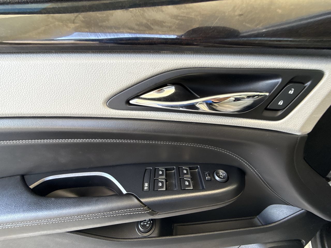 Used 2014 Cadillac SRX Performance w/ Driver Awareness Package FWD image 23