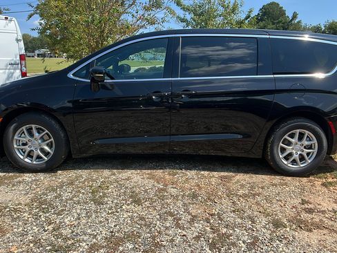 New 2026 Chrysler Voyager LX image 11