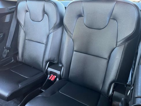 Used 2018 Volvo XC90 T6 Momentum w/ Convenience Package image 28