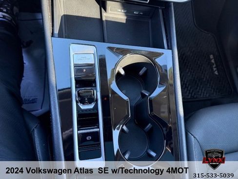 Used 2024 Volkswagen Atlas SE image 24