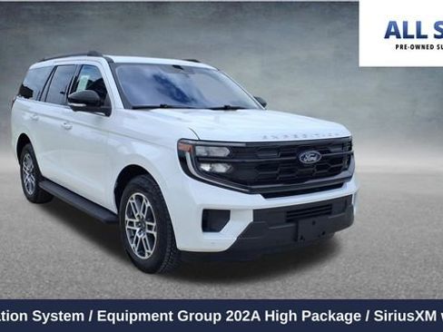 Used 2025 Ford Expedition Active AWD/4WD image 1