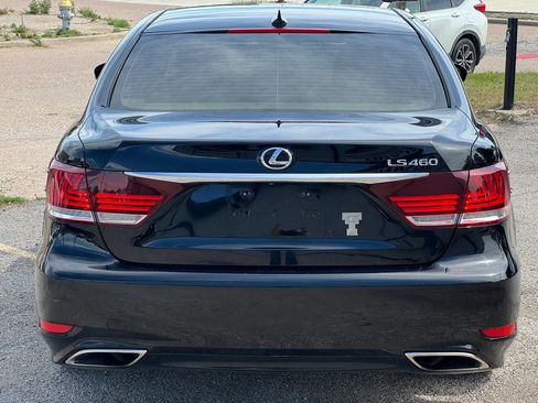 Used 2013 Lexus LS 460 w/ Comfort Pkg image 6